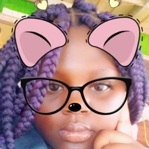 Meet your Posher, Yasmine